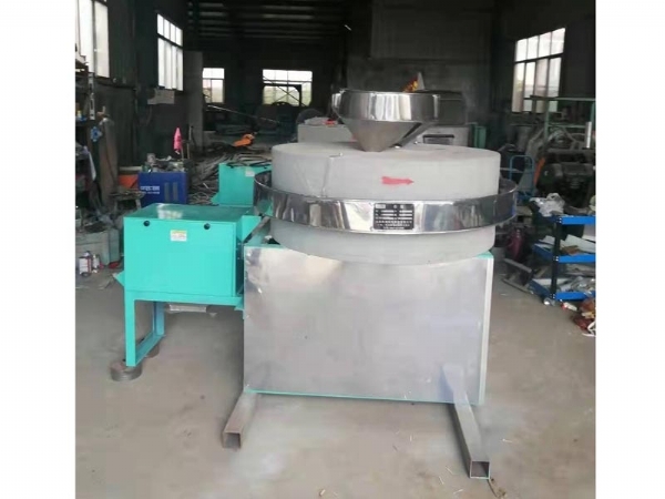 石磨單機(jī)研磨細(xì)度一般調(diào)多少？鑫峰面粉機(jī)械問(wèn)您簡(jiǎn)述